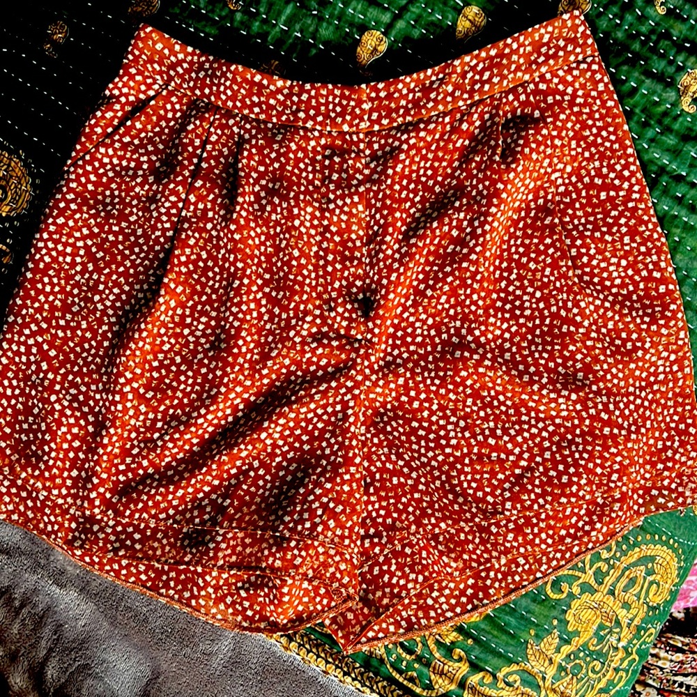H&M rust orange speckled shorts